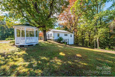 1530 28th Street SW, Hickory, NC 28602 - Photo 1