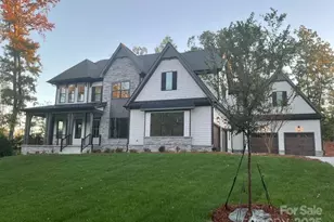 817 Lakeforest Dr, Belmont, NC 28012 - Photo 1