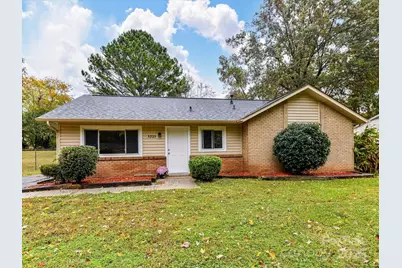 3323 Cedarhurst Drive, Charlotte, NC 28269 - Photo 1