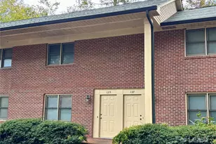 135 Hillcrest Dr, Lincolnton, NC 28092 - Photo 1