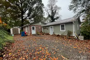 6604 Harbor Ln, Conover, NC 28613 - Photo 1
