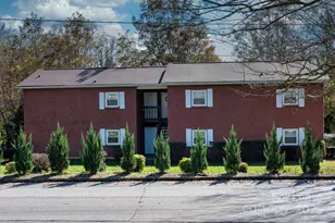 1237 15th Ave NW, Hickory, NC 28601 - Photo 1