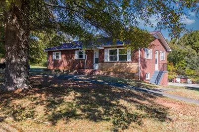 831 21st Street Drive SE, Hickory, NC 28602 - Photo 1