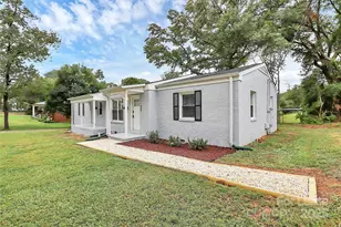 407 Pine St, Mount Holly, NC 28120 - Photo 1