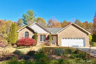 3724 26th St Dr NE, Hickory, NC 28601 - Photo 1