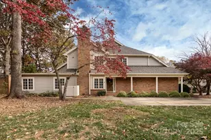 1827 Meadowood Ln, Charlotte, NC 28211 - Photo 1