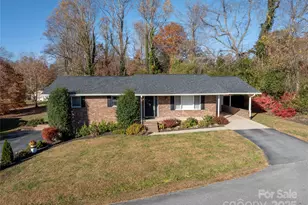 71 Bristol Ln, Hendersonville, NC 28792 - Photo 1