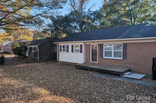 448 E John St, Matthews, NC 28105 - Photo 1