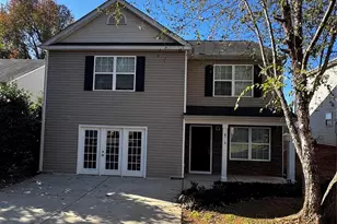 8719 Oak Dr NE, Charlotte, NC 28269 - Photo 1