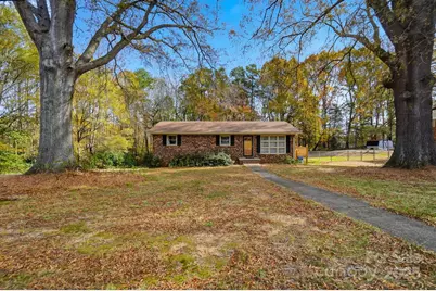 304 Tanglewood Drive, Kannapolis, NC 28081 - Photo 1