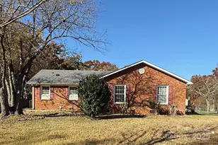 6126 Cherrycrest Ln, Charlotte, NC 28217 - Photo 1