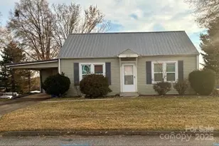 2219 6th Ave NW, Hickory, NC 28601 - Photo 1