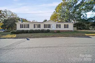 2008 Woodlawn St, Kannapolis, NC 28083 - Photo 1