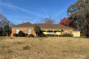 5909 Portburn Rd, Charlotte, NC 28211 - Photo 1