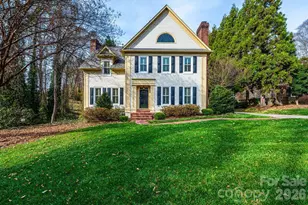 560 20th Ave Ct NW, Hickory, NC 28601 - Photo 1