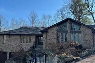 732 Overlook Dr, Flat Rock, NC 28731 - Photo 1