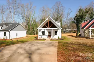 512 N Mulberry St, Cherryville, NC 28021 - Photo 1