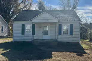 323 W Bingham St, Statesville, NC 28677 - Photo 1