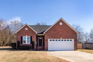 2186 Oklahoma Ct, Lincolnton, NC 28092 - Photo 1