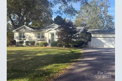 1251 10th Street NW, Hickory, NC 28601 - Photo 1