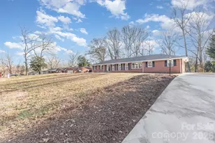 1210 Brookwood Dr, Shelby, NC 28150 - Photo 1