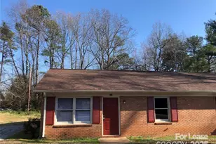 208 Sunny Hill Dr, Lincolnton, NC 28092 - Photo 1