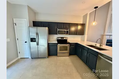 10208 Roundleaf Drive, Charlotte, NC 28213 - Photo 1