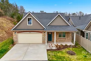 831B Wynnshire Dr, Hickory, NC 28601 - Photo 1
