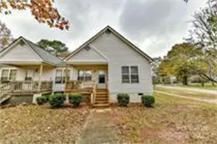 308 Hoskins Mill Ln, Charlotte, NC 28208 - Photo 1