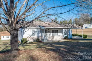 897 Calloway Rd, Lincolnton, NC 28092 - Photo 1