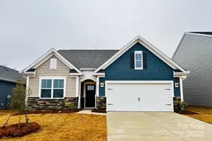 702 14th Ave Ct NE, Hickory, NC 28601 - Photo 1