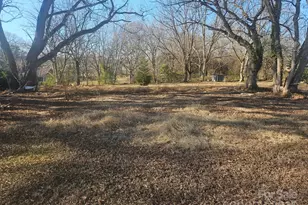 100 N 8th Ave, Maiden, NC 28650 - Photo 1