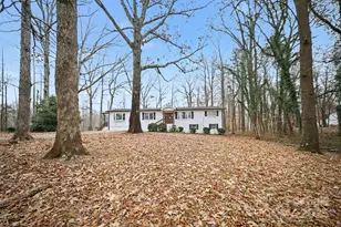 1035 Timberlane Dr, Lincolnton, NC 28092 - Photo 1