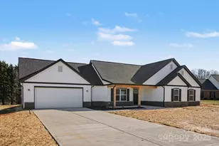 224 Meadow Oaks Dr, Statesville, NC 28625 - Photo 1