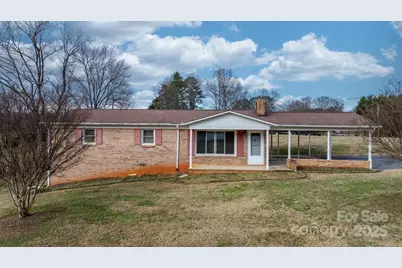 902 Greenwood Place, Lenoir, NC 28645 - Photo 1