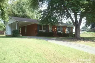 212 Rock Creek Dr, Lincolnton, NC 28092 - Photo 1