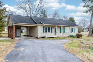 4012 24th St Pl NE, Hickory, NC 28601 - Photo 1