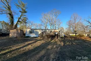 200 Rolling Oaks Dr, Hendersonville, NC 28791 - Photo 1