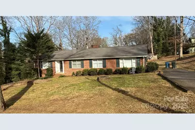 220-222 31st Avenue NW, Hickory, NC 28601 - Photo 1