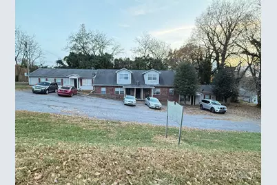 452 8th Street SE, Hickory, NC 28602 - Photo 1
