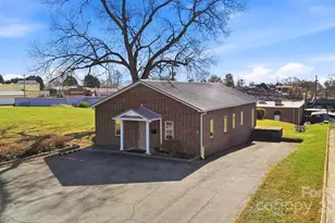 615 Main Ave SW, Hickory, NC 28602 - Photo 1
