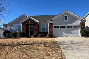 9521 Silverdale Ln, Charlotte, NC 28269 - Photo 1