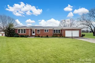 110 2nd Ave NE, Catawba, NC 28609 - Photo 1