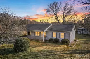 2730 33rd Ave NE, Hickory, NC 28601 - Photo 1