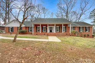 323 Glen Eagles Rd E, Statesville, NC 28625 - Photo 1