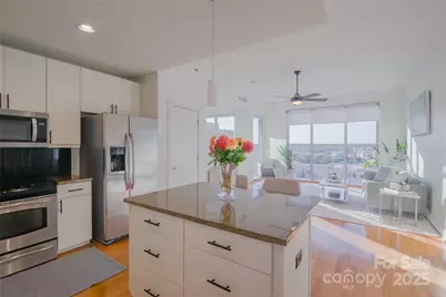 333 W Trade Street W #905, Charlotte, NC 28202 - Photo 1