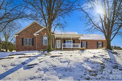 2965 Lawrence Drive, Claremont, NC 28610 - Photo 1