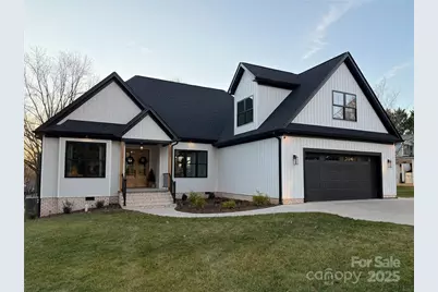 2057 13th Street NE, Hickory, NC 28601 - Photo 1