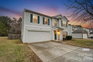 4024 Larkhaven Village Dr, Charlotte, NC 28215 - Photo 1