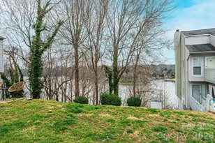 1050 21st Ave NW, Hickory, NC 28601 - Photo 1